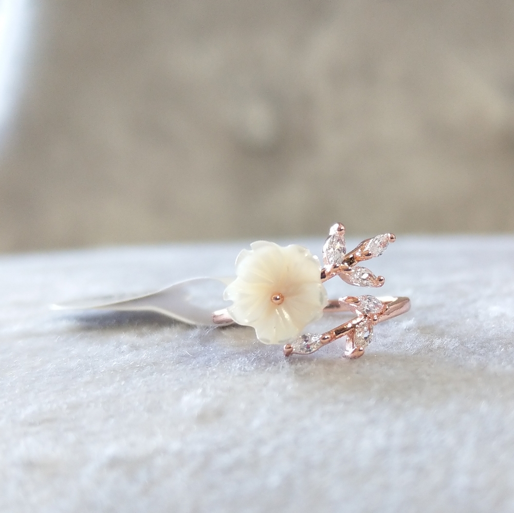 💎NEW💎 GOLD PLATED CHERRY BLOSSOM  RING - Picture 12 of 12
